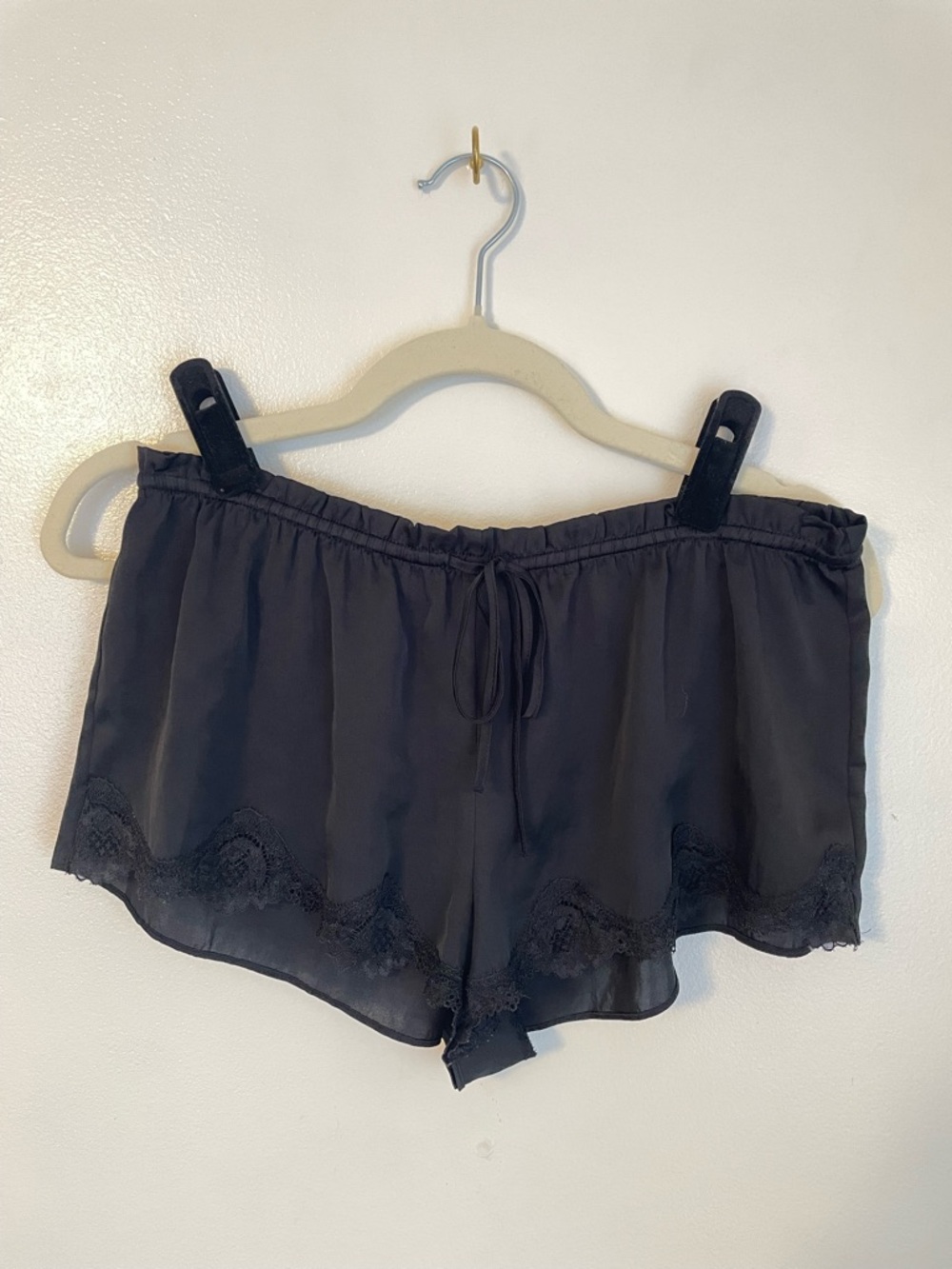 Victoria’s Secret black lace details micro sleep shorts medium w drawstring
